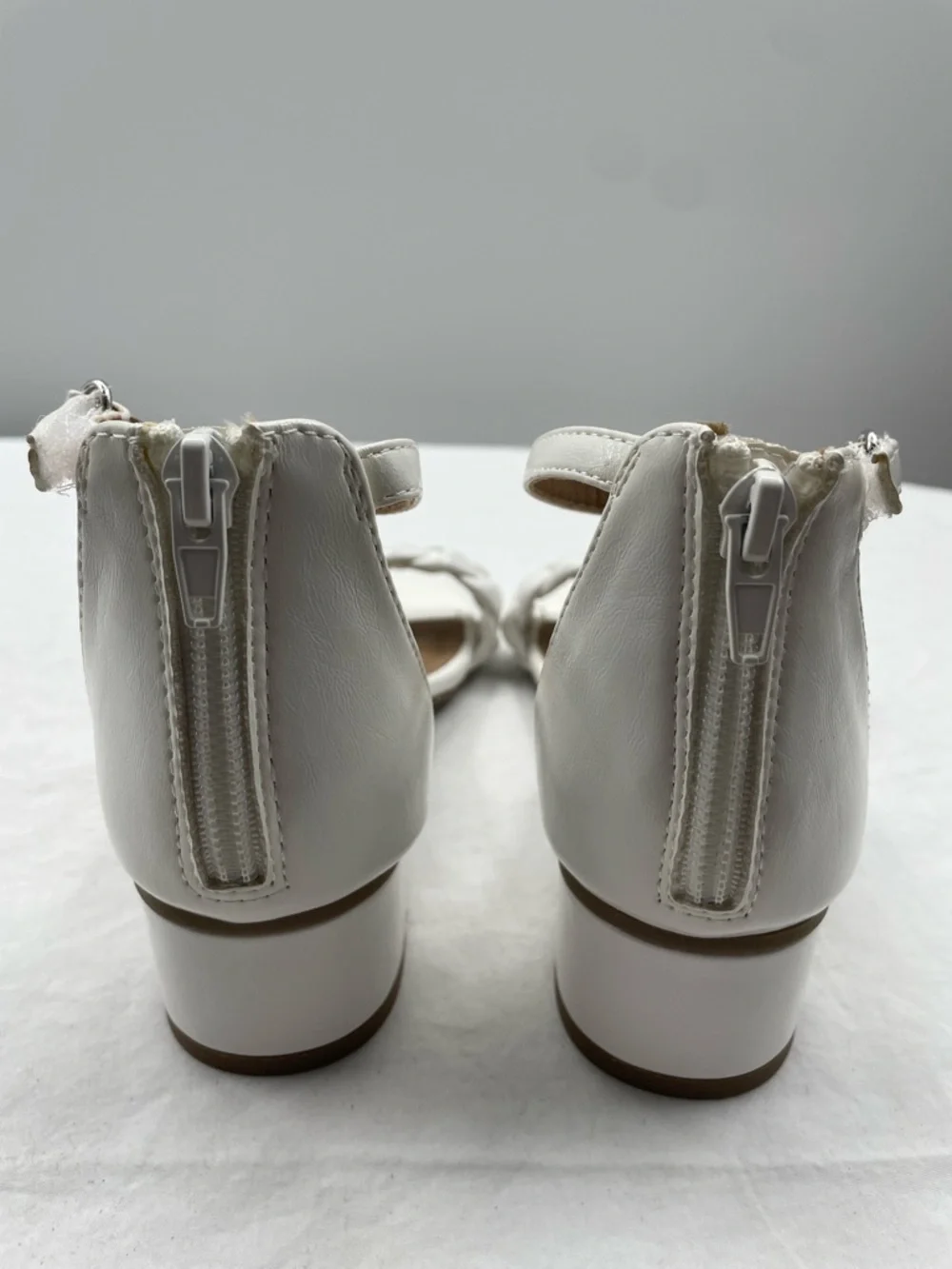 NEW! Dolce Vita Gretta White Braided Ankle-Strap Block Sandals. Girl’s 2.